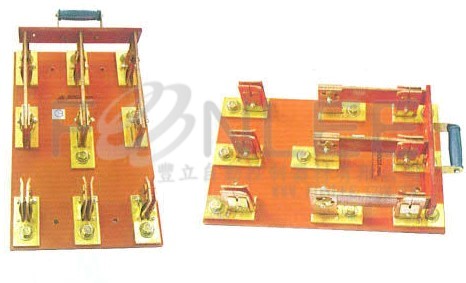 (訂)雙投表前開關(A級)   3P200A(電木)